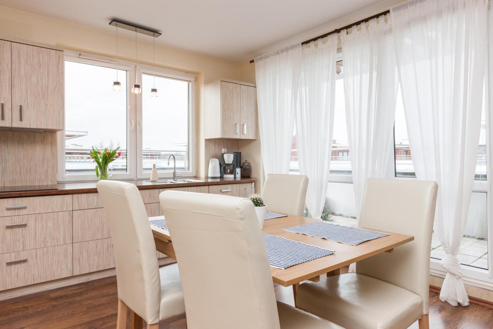 Jantar Apartamenty - Wylotowa 코워브제크 객실 사진